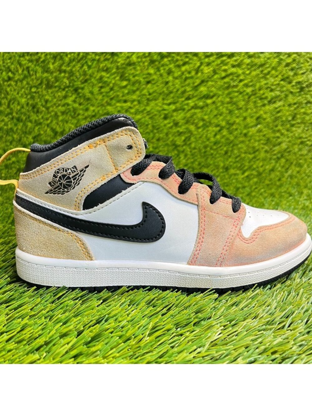 Nike Air Jordan 1 Mid Flight Club Girls Size 1Y White Athletic Shoes Sneakers